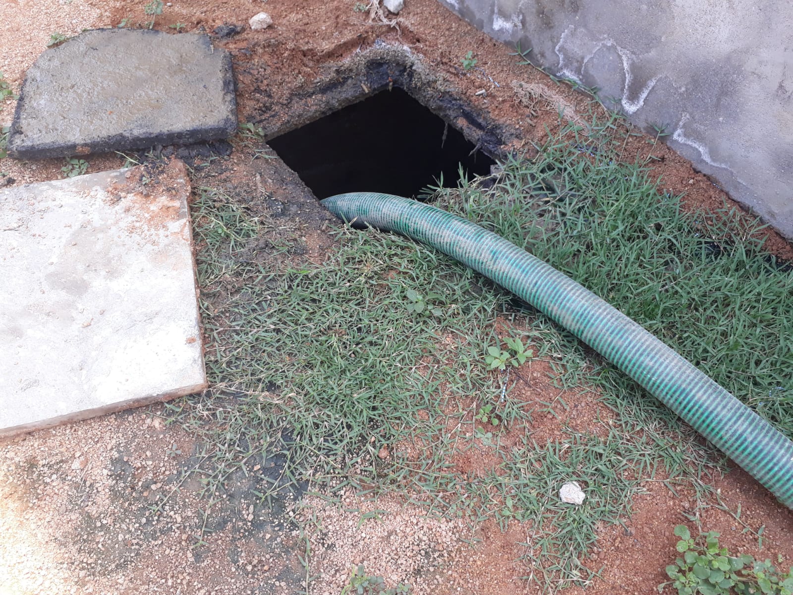 Sewer Pipe Unblocking